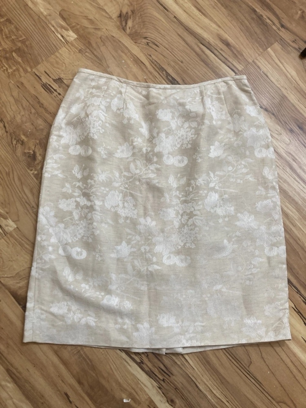 7-4 Le Suit Skirt Suit Beige Linen Blend 12p 12 Petite Brocade - Picture 4 of 5
